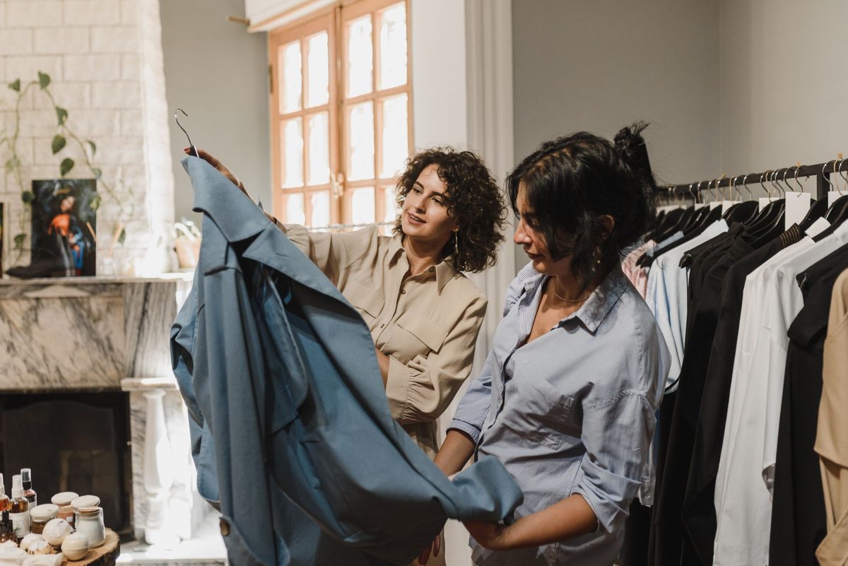 Acheter en ligne ou en boutique : avantages et options locales